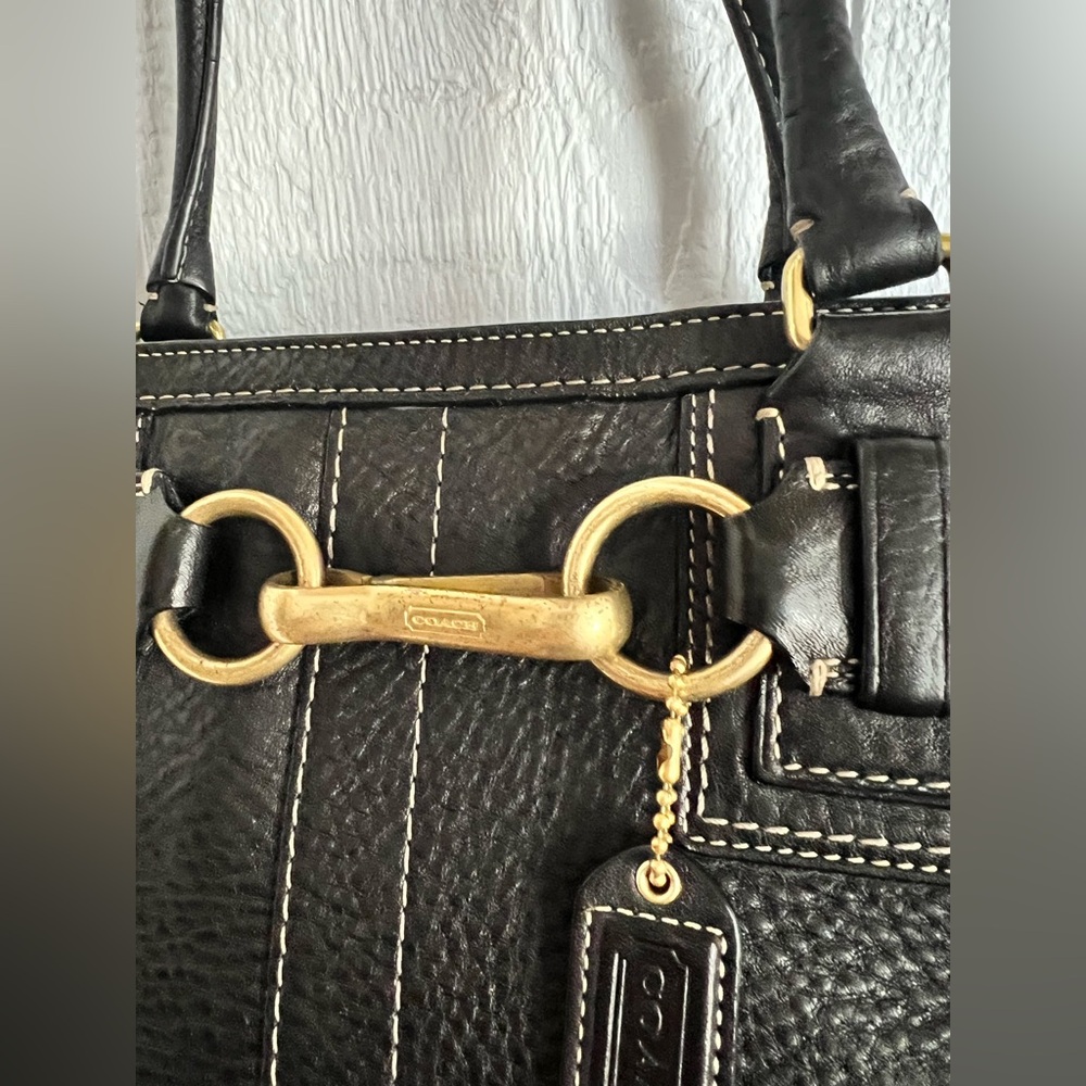 Coach Hampton VTG Black Pebbled Leather Shoulder Bag  brass hardware GUC - Picture 8 of 13